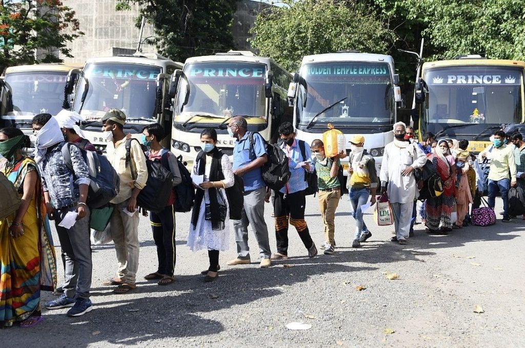 buses up migrant labour