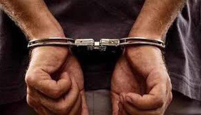 man-in-gujrat-police-custody